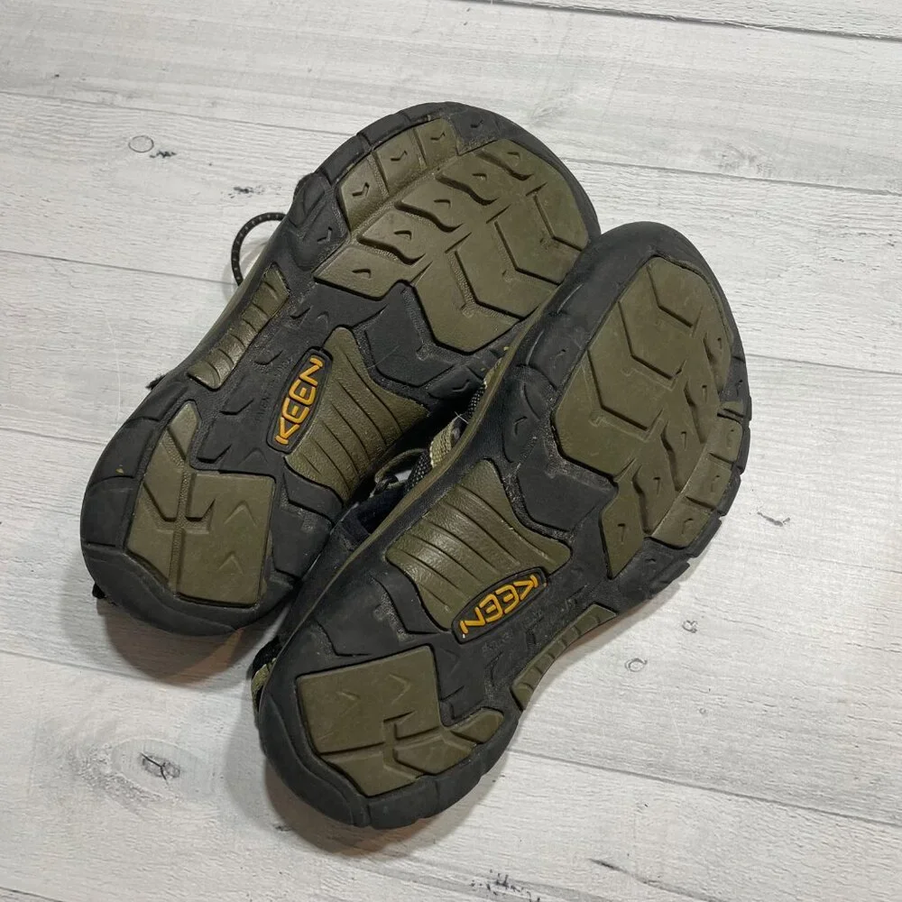 Keen Newport‎ H2 Waterproof Sandals Youth Size 3